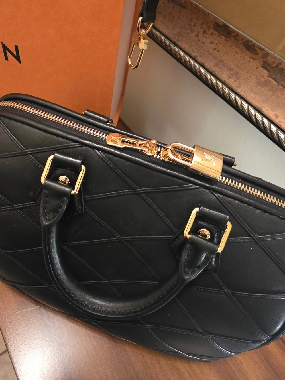 Louis Vuitton Speedy 25 Lambskin